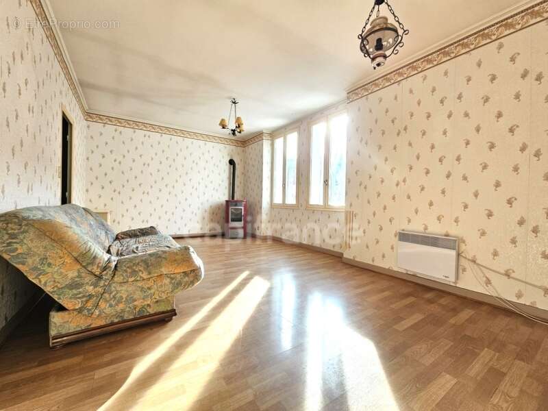 Maison à PANISSIERES