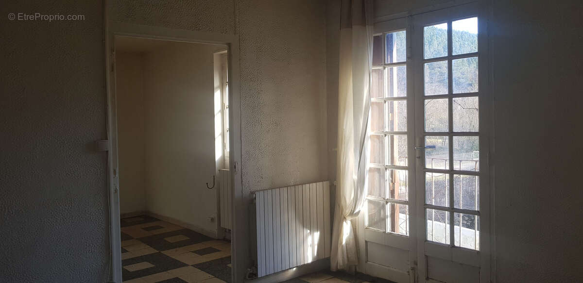 Maison à LA VERNAREDE