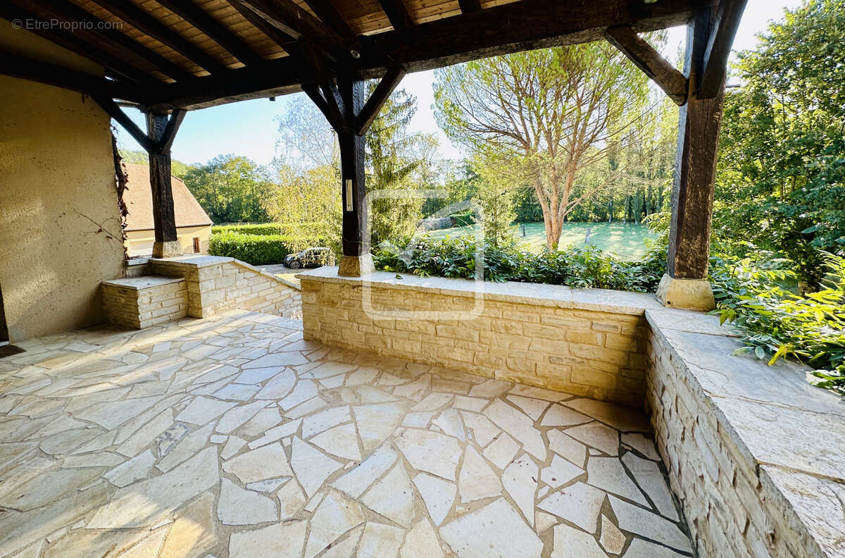 Maison à GOURDON