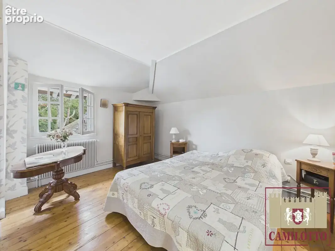 Secteur HOUDAN -Propriété ancienne sur un terrain de 2800 m² - photo 12