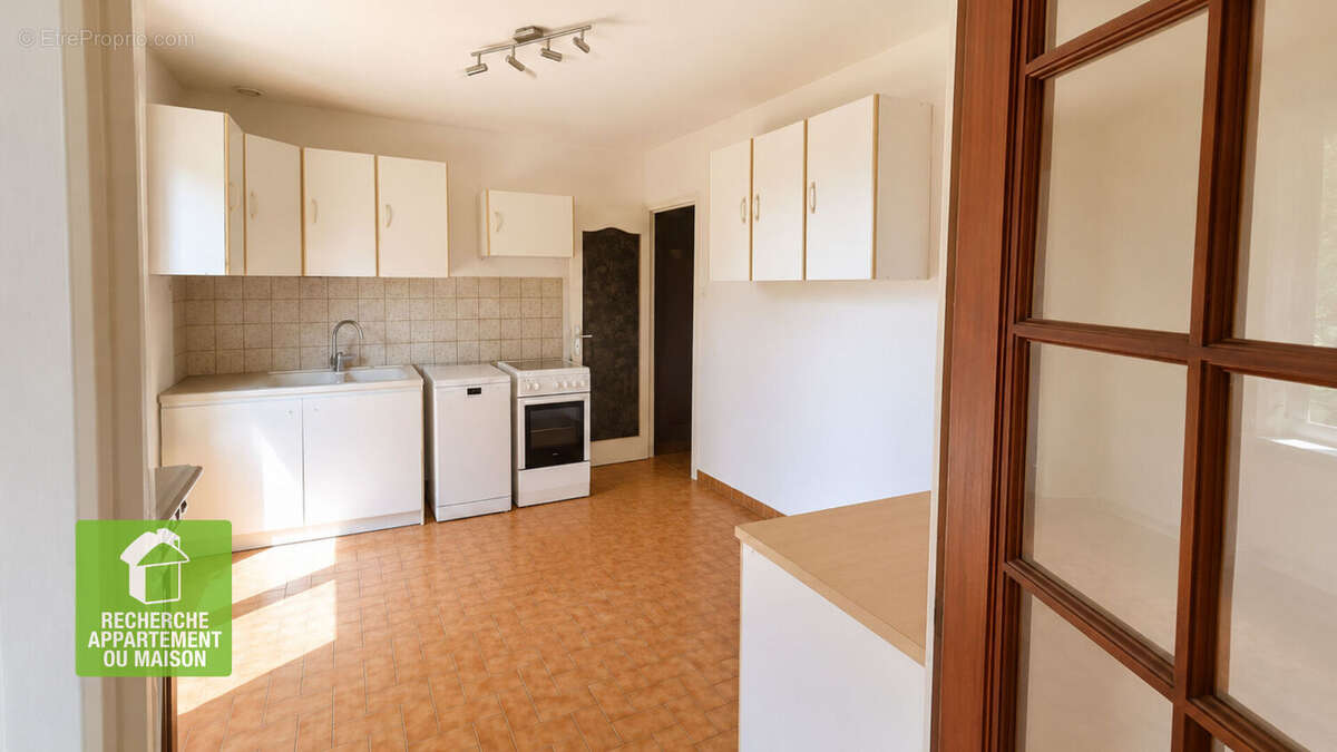 MORAS - Plain-pied 3 chambres sur 1 465 m² de terrain - Calme absolu à 5 min de Crémieu - photo 4