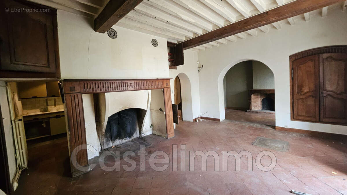 Maison à LARRAZET