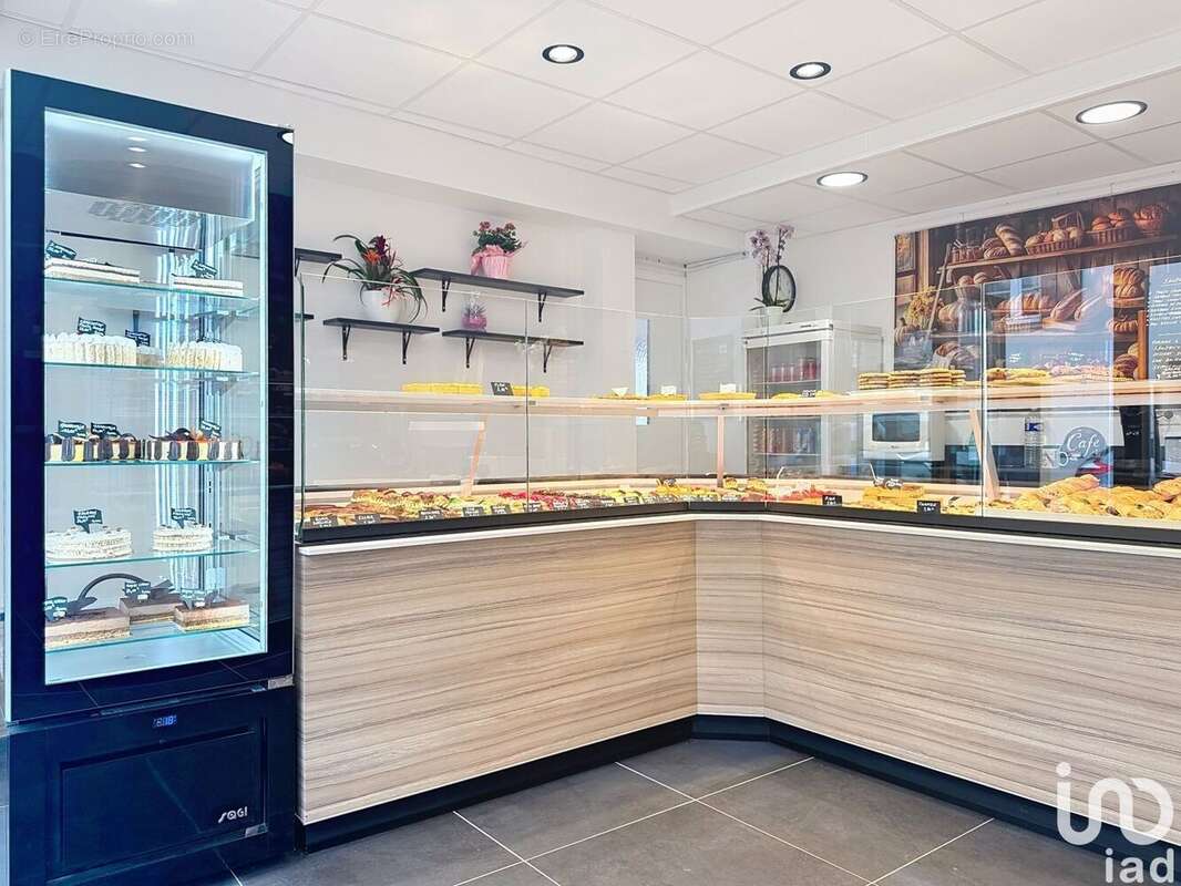 Photo 2 - Commerce à CRECY-LA-CHAPELLE