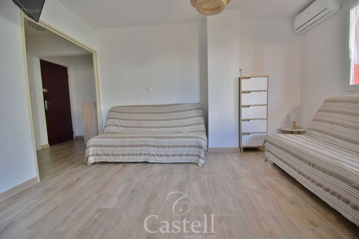 Magnifique appartement rénové en rez de jardin, à quelques pas du port.... - photo 4