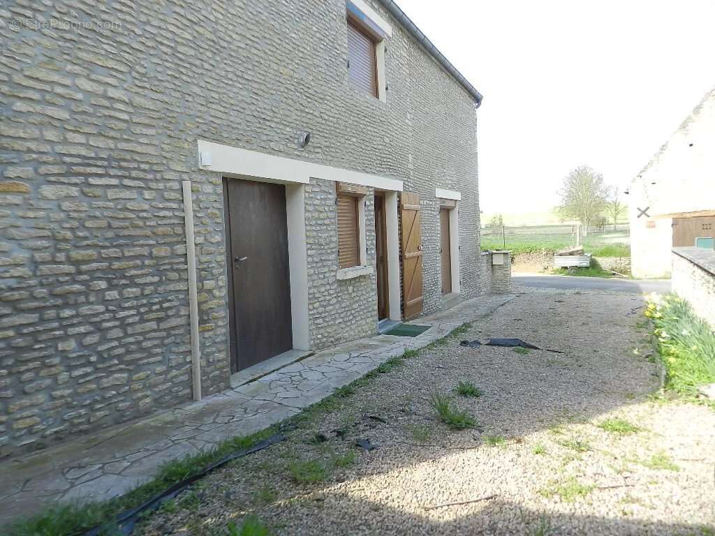 Maison à SAINT-PIERRE-SUR-DIVES