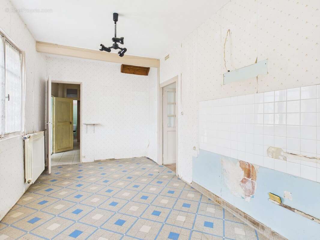 Maison à SAINT-JUST-SAUVAGE