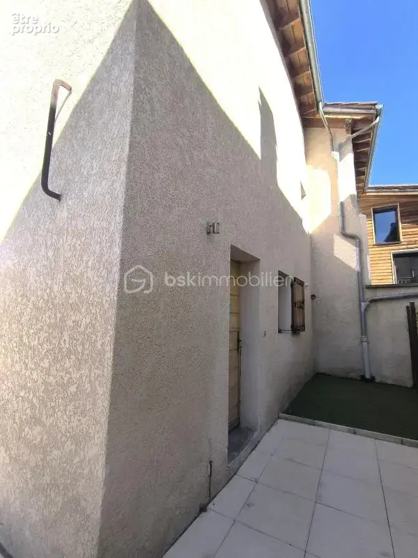  Maison de ville coup de cœur entièrement rénovée avec terrasse de 65 m² - photo 2