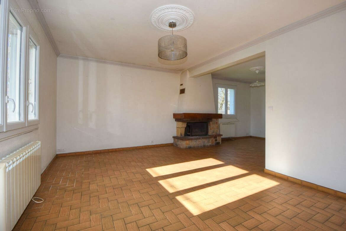 Maison  5 chambres  sur 1200 m2 à 8 mn des plages - photo 3