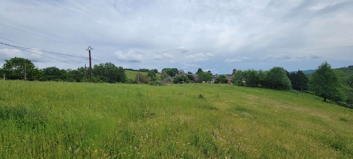 Terrain à ALBIGNAC