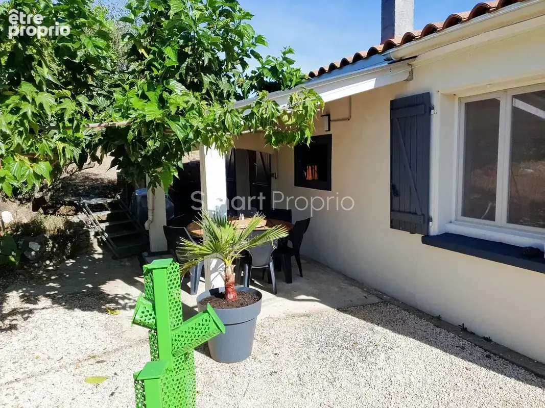 jolie maison de plain-pied *piscine bois semi-enterrée * secteur calme et recherché* vue dégagée - photo 14