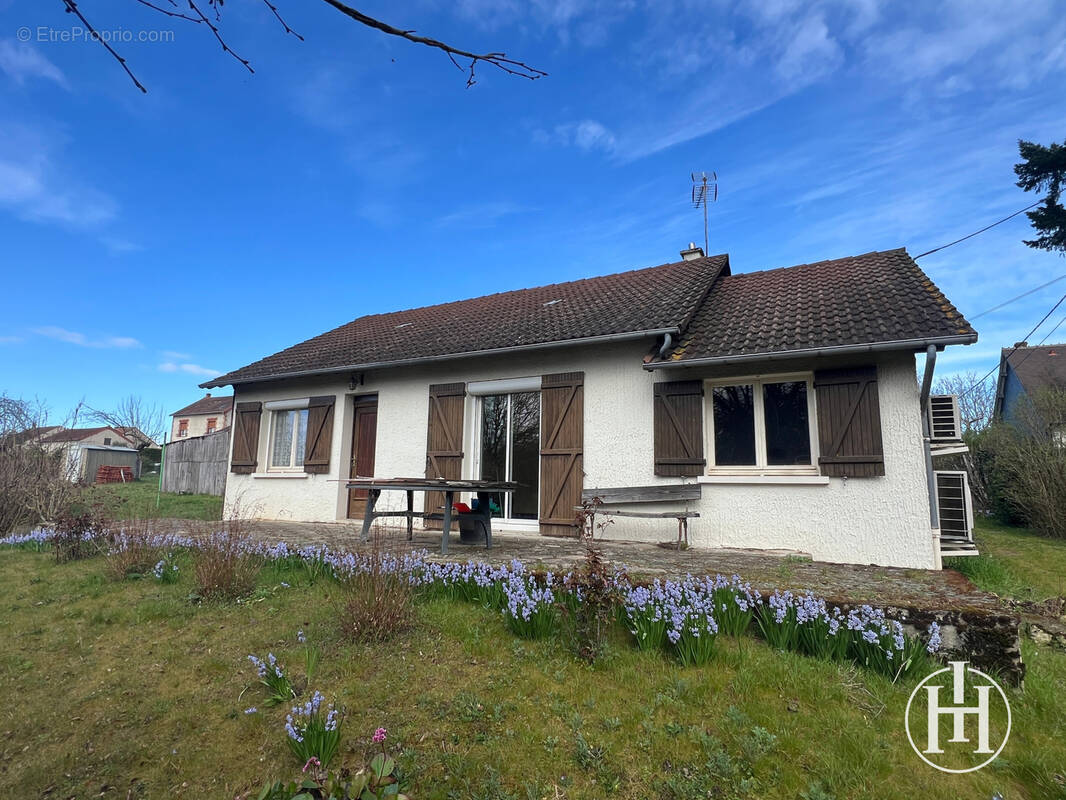 Maison à LURCY-LEVIS