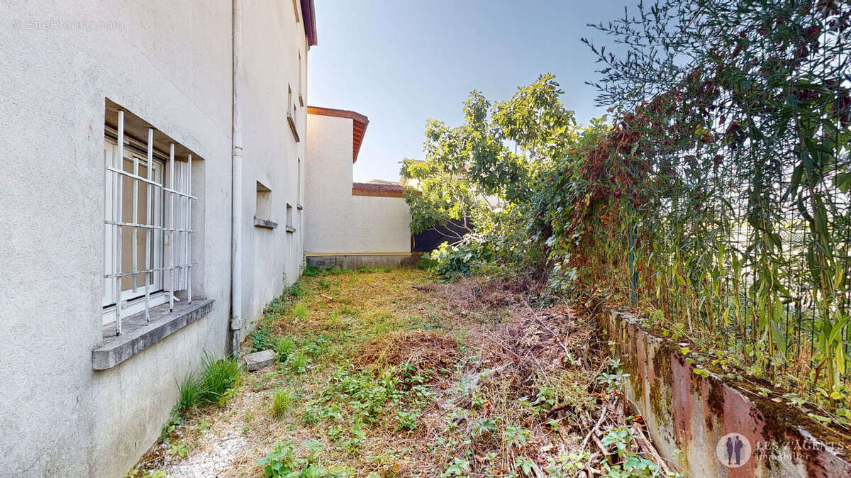 Appartement à SAINT-MARTIN-D'HERES