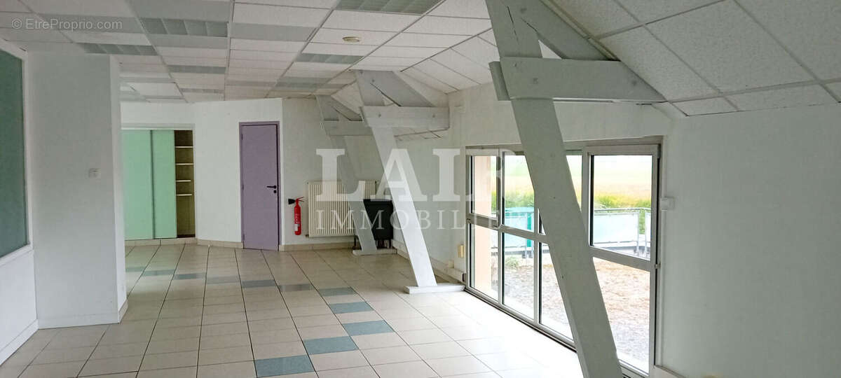 Commerce à CONDE-SUR-SARTHE