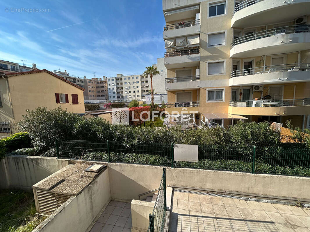 Appartement à SAINT-LAURENT-DU-VAR