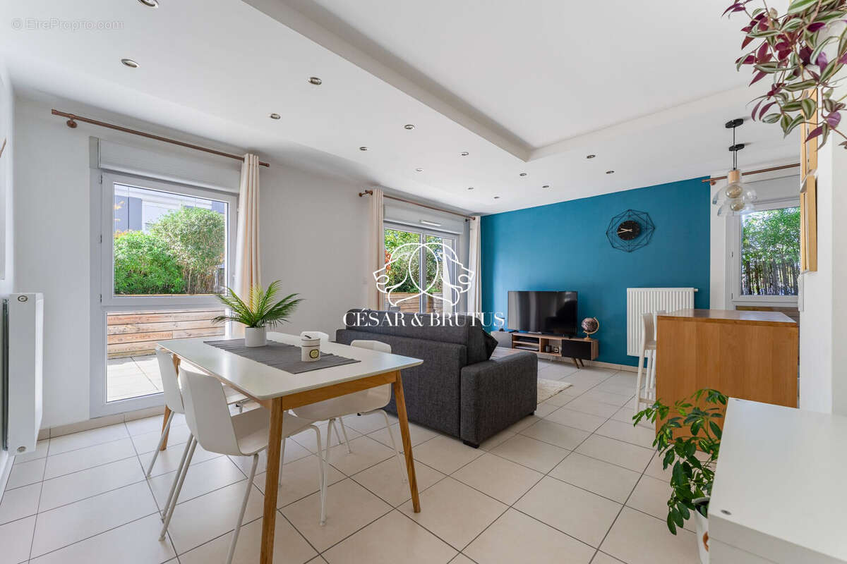 Appartement à DECINES-CHARPIEU