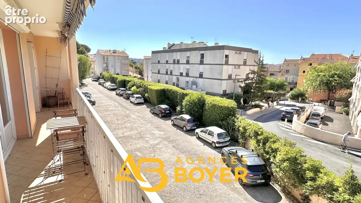 Bandol   centre-ville   t3 traversant avec terrasse, cave et parking sécurisé - photo 3