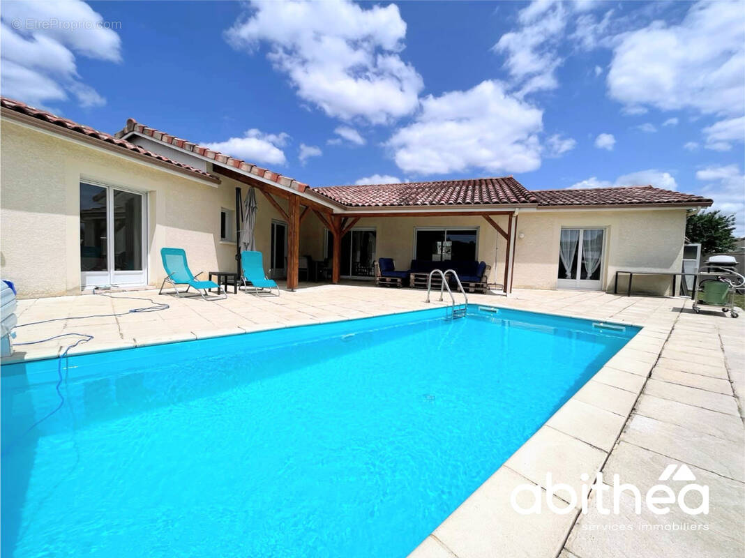 Maison à BOUNIAGUES