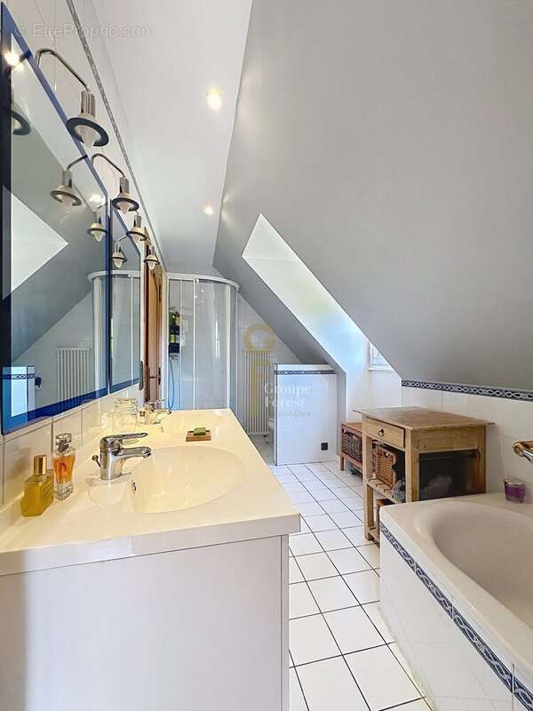 Maison à CROIX