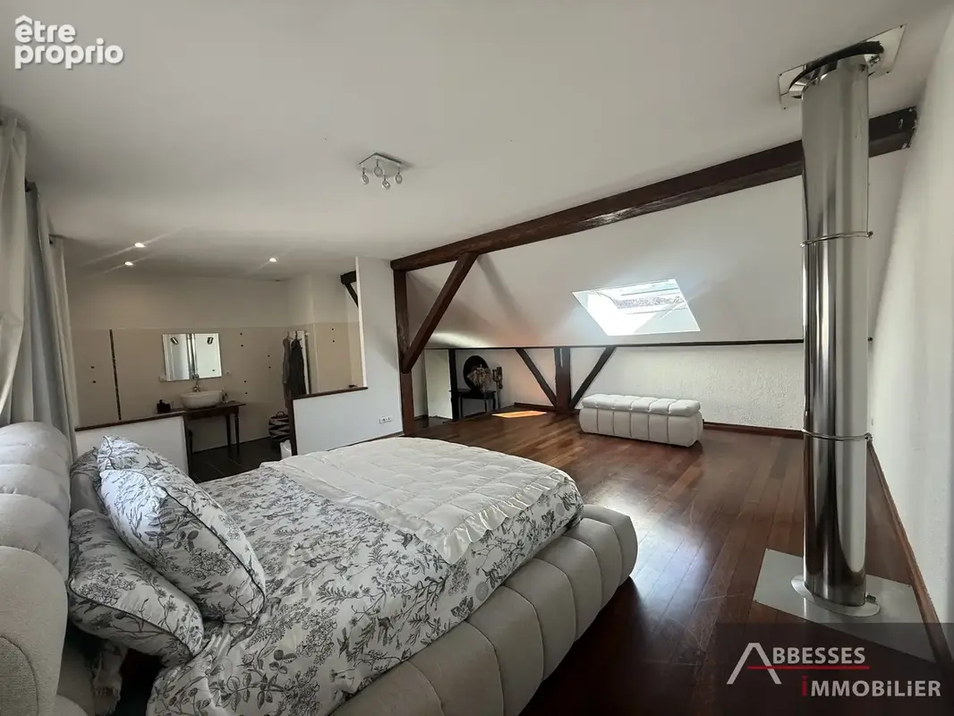EN EXCLUSIVITÉ - CENTRE VILLE : Au 2ème et dernier étage : Superbe appartement esprit loft de type F5 - photo 22