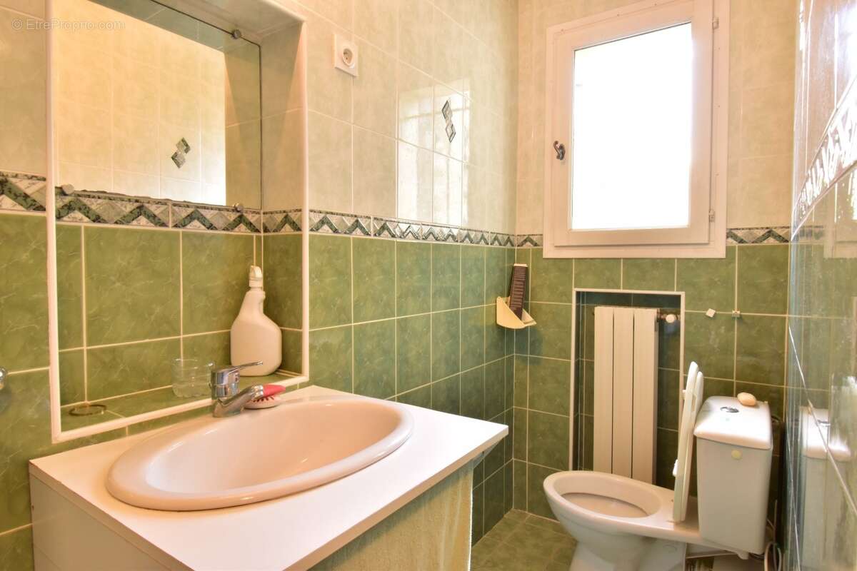 VILLA de plain-pied de 143 m² avec piscine sur 1 378 m² de terrain clos - photo 10