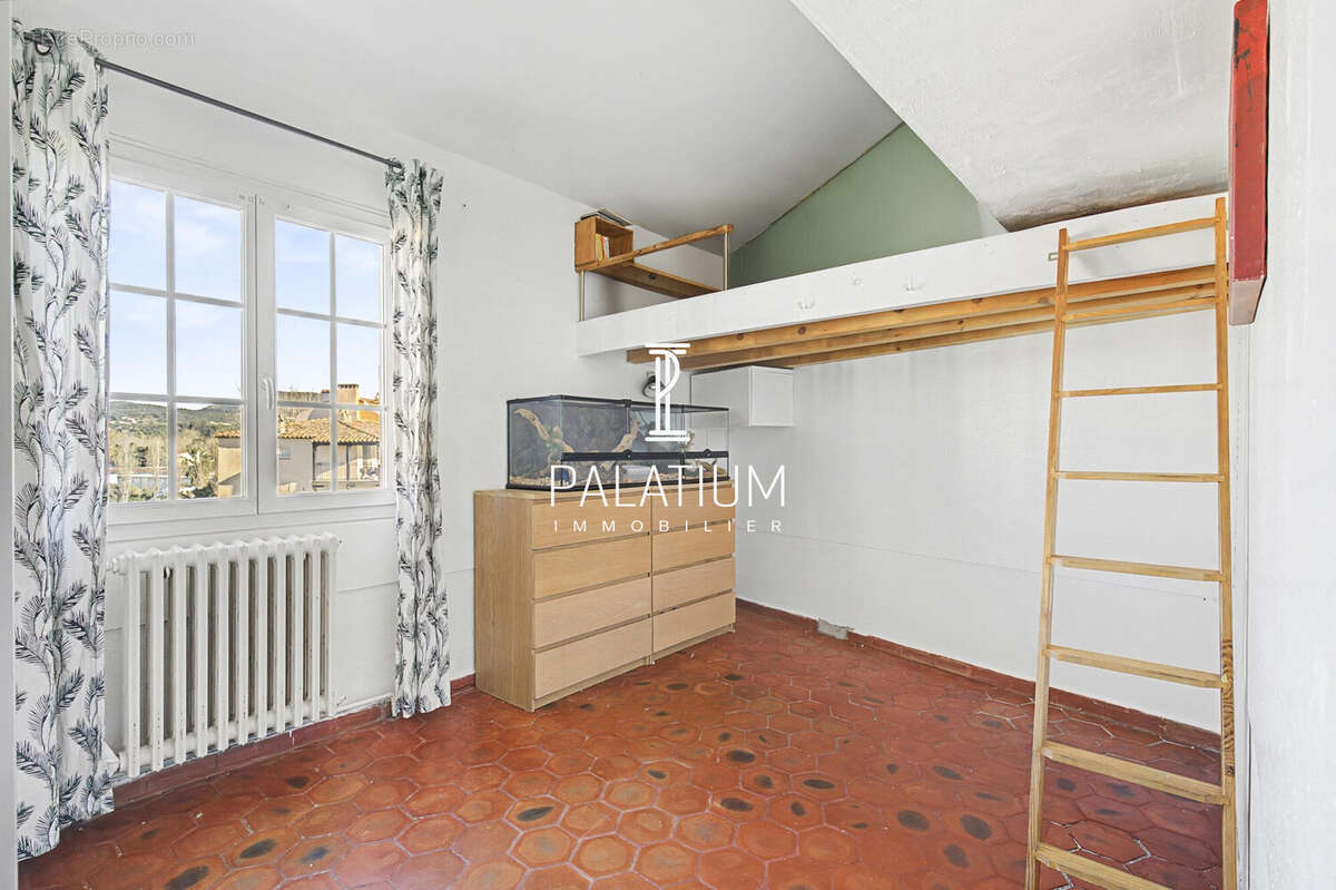 Appartement à GRIMAUD