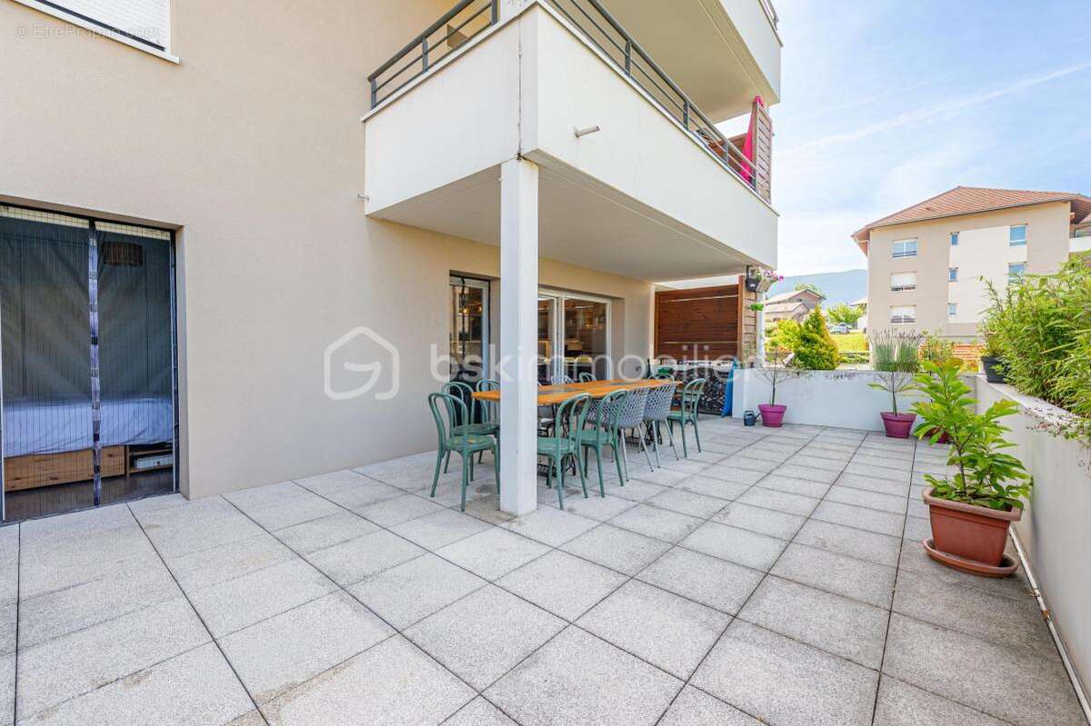 Joli T2 avec terrasse XXL / 2 stationnements privatifs - photo 9