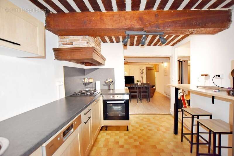 Toulon (83) - emplacement ideal centre ville – appartement 2 pieces de 51 m² plein de charme et de cachet - investissement ou re - photo 8