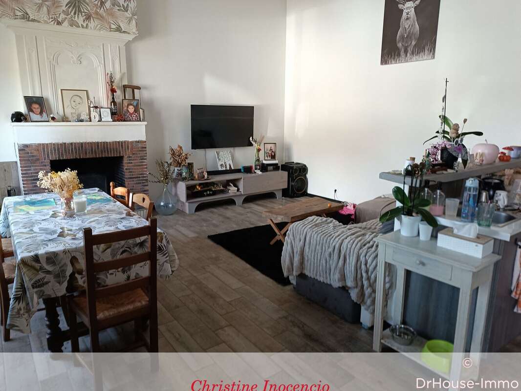 Maison à MONTLIEU-LA-GARDE