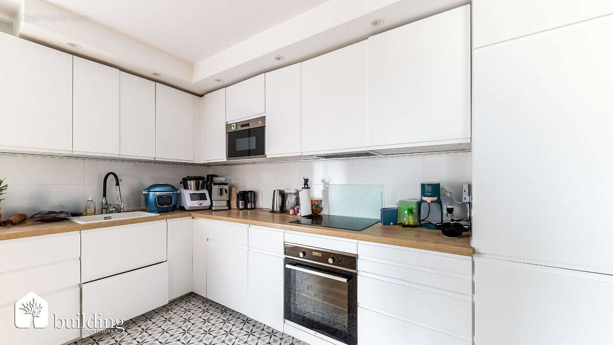 Appartement à COURBEVOIE