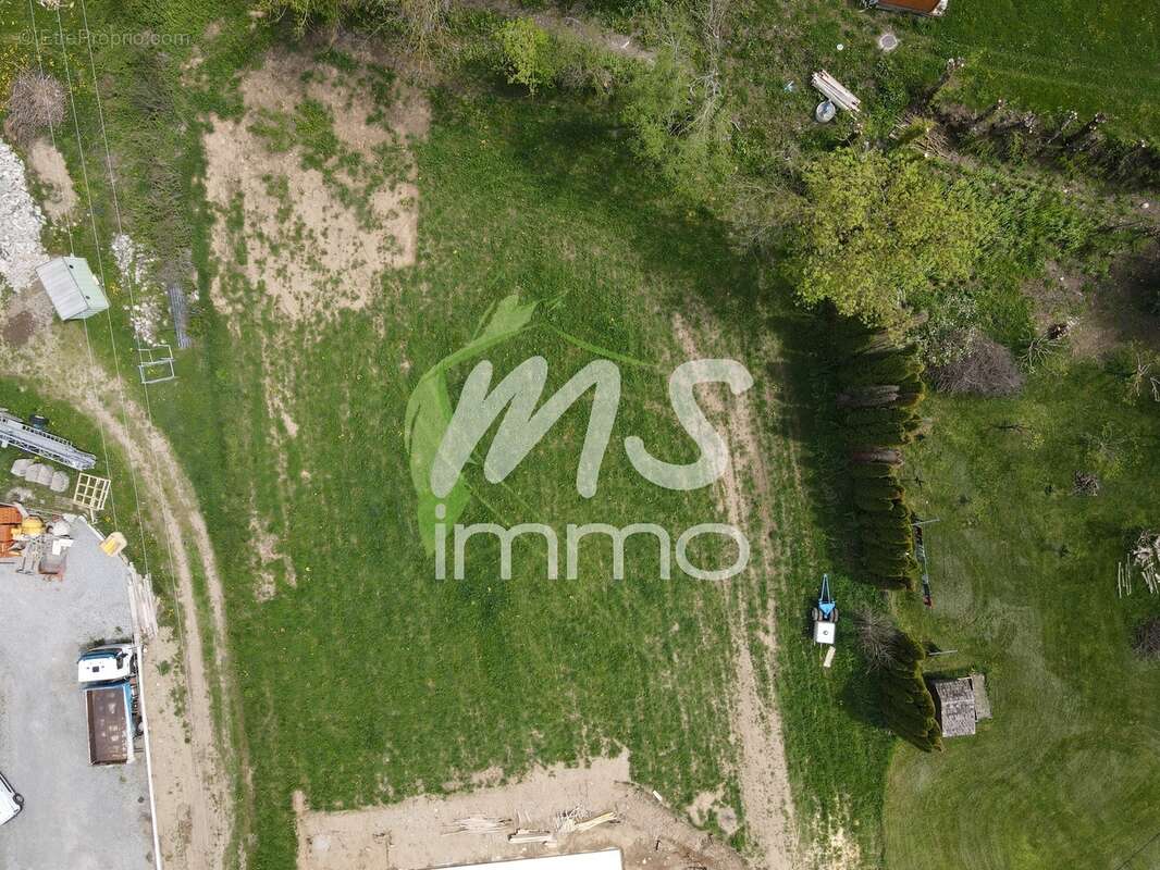 Terrain à CHAUFFAYER