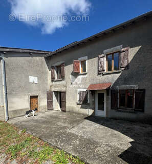 Maison à SAINTE-MARIE-DE-VAUX