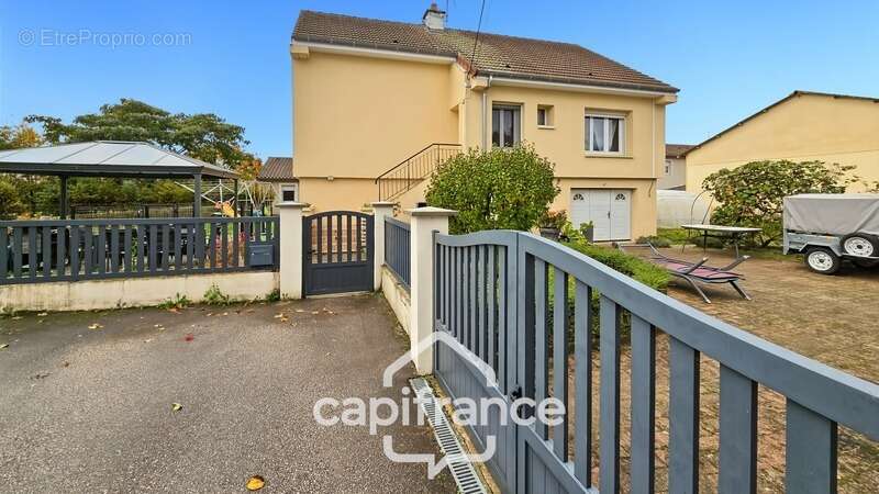 Maison à SAINT-MARCEL