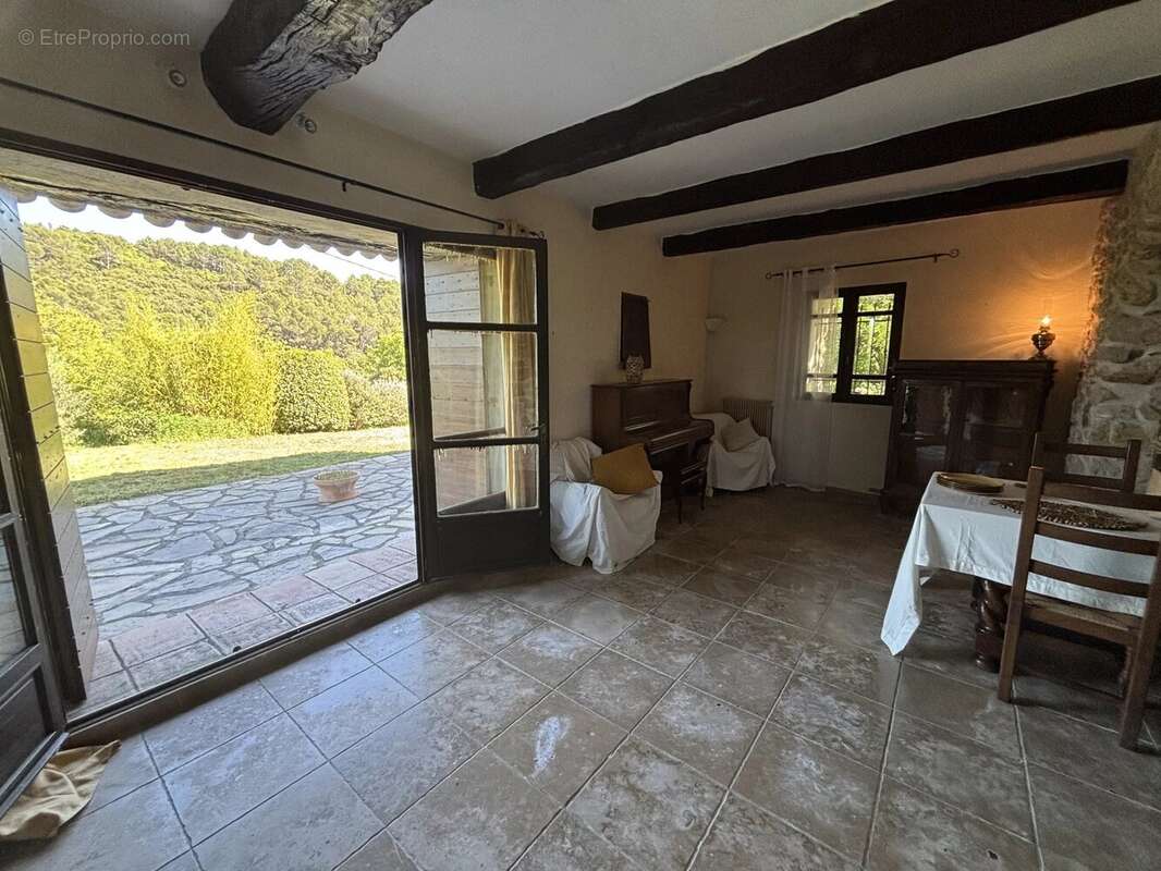 Maison à CHATEAUDOUBLE