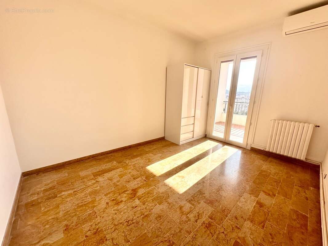 AJACCIO St Jean - T4 80m2 avec terrasse, vue dégagée, grenier et parking privé - 290000 € - - photo 3