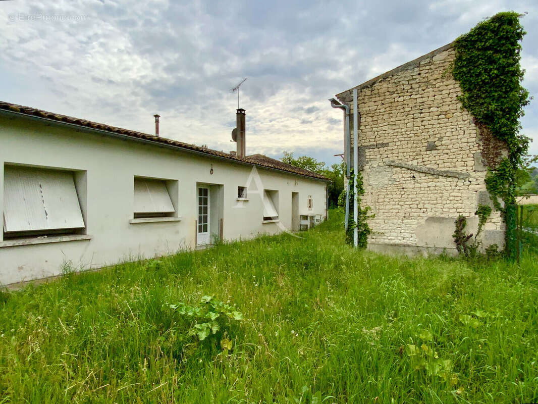 Maison à SALLES-D'ANGLES