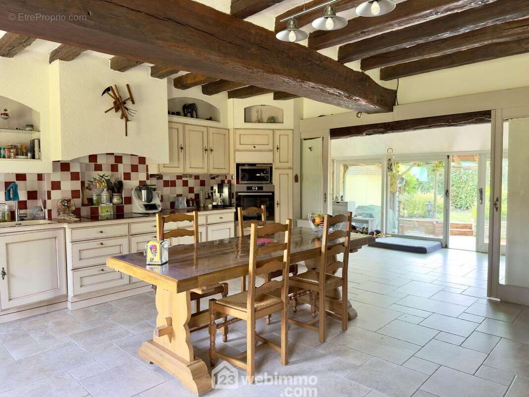 ?composée d?une salle à manger/cuisine aménagée et équipée? - Maison à LA MENITRE