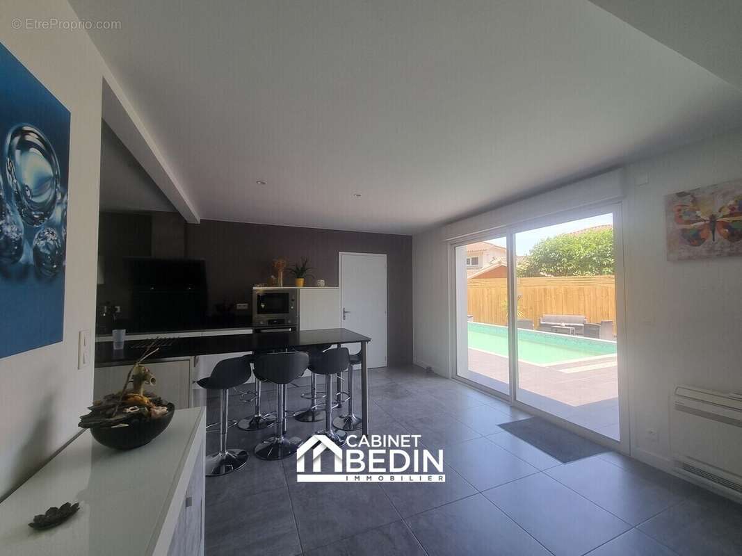 Maison 265 m² à Ares  - photo 8