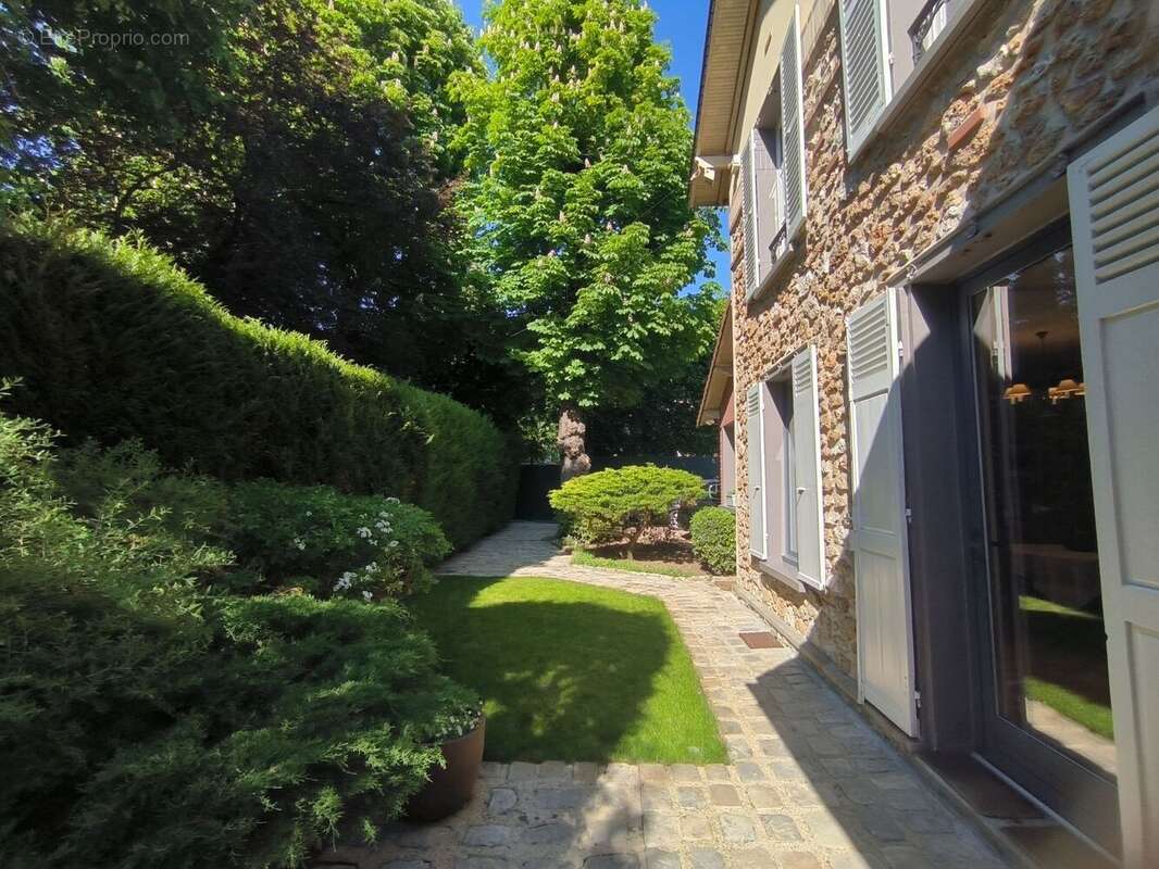 Maison à SOISY-SUR-SEINE