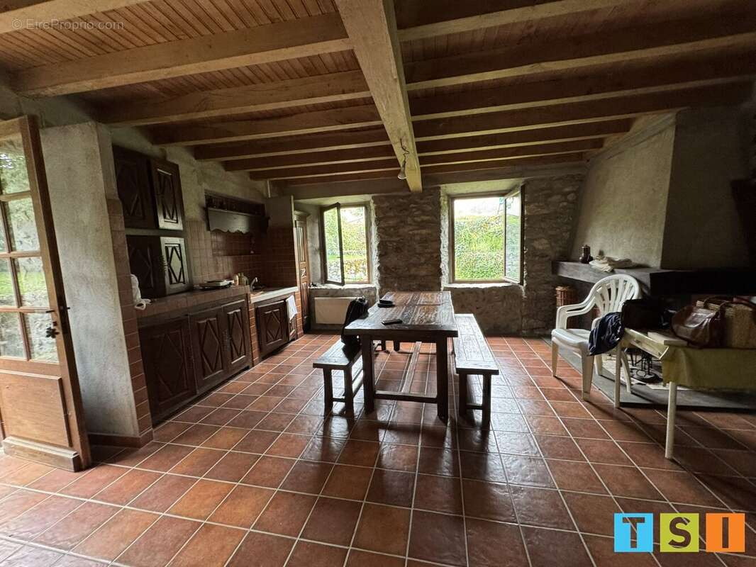 Maison à JUZET-D'IZAUT