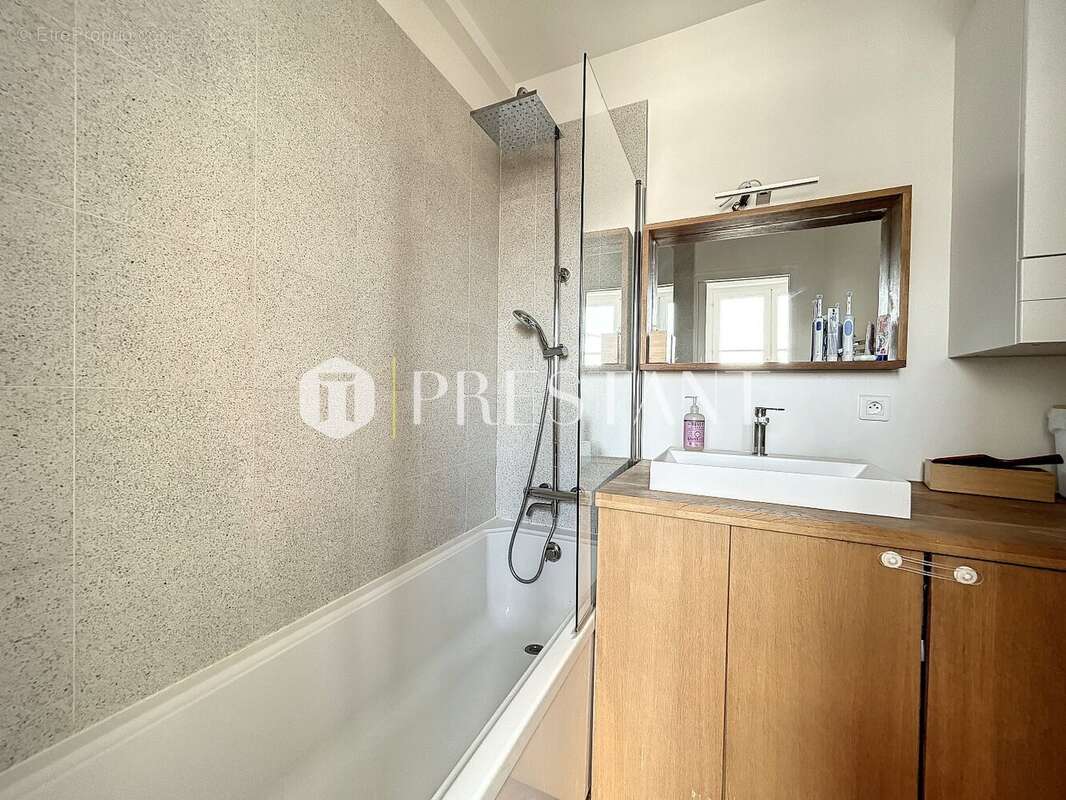 Appartement à PARIS-10E