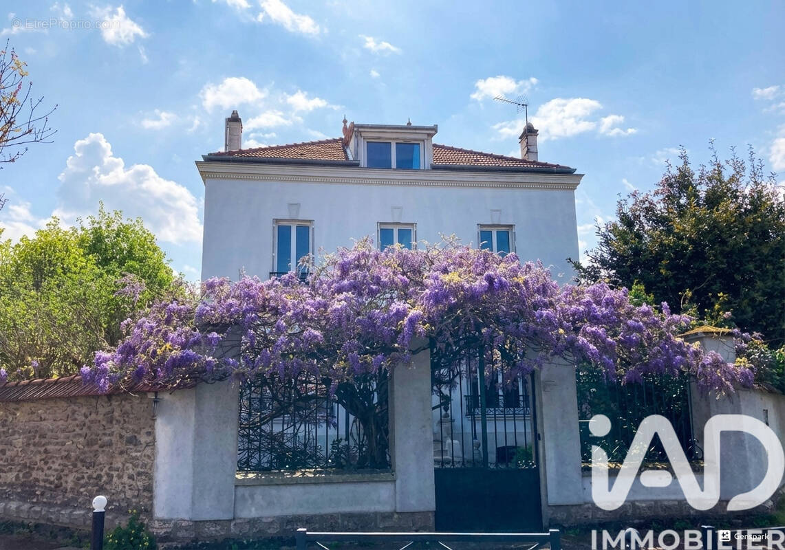 Photo 1 - Maison à SAINT-MAUR-DES-FOSSES