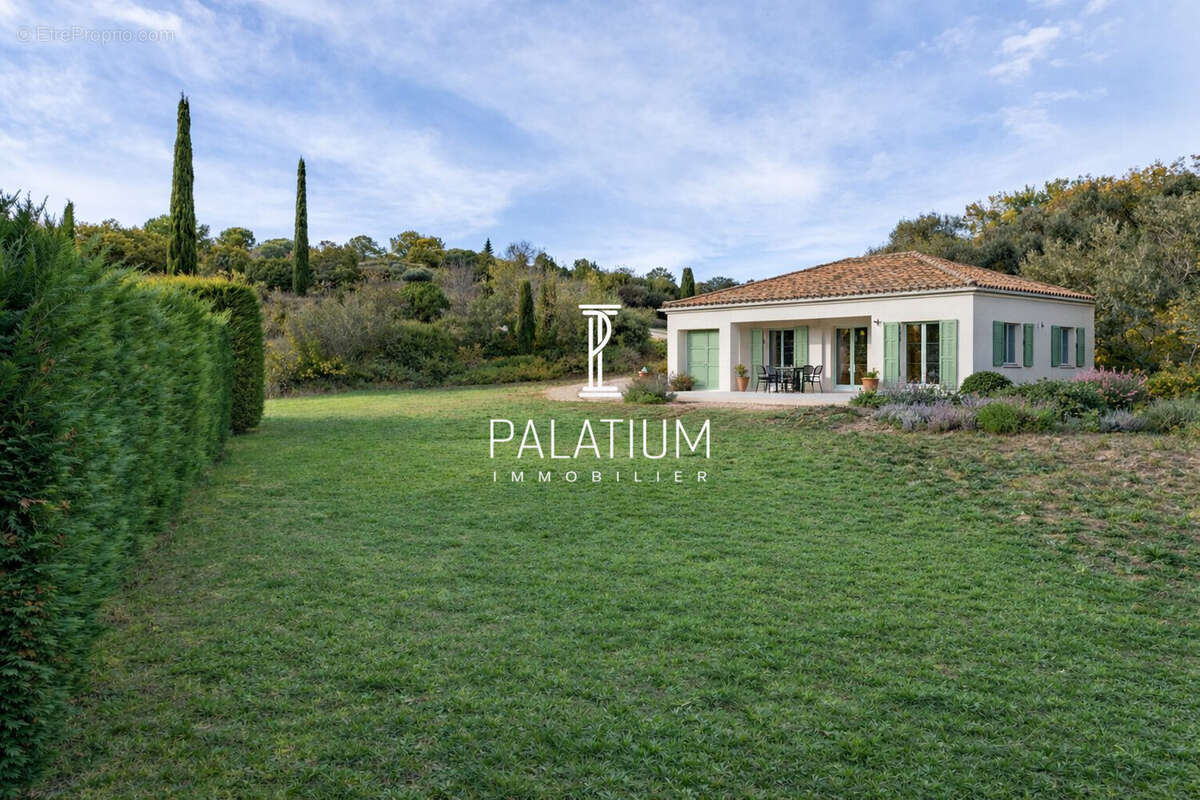 Terrain à VALENSOLE