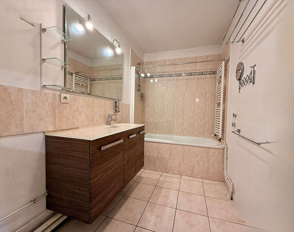 Appartement à BRIE-COMTE-ROBERT