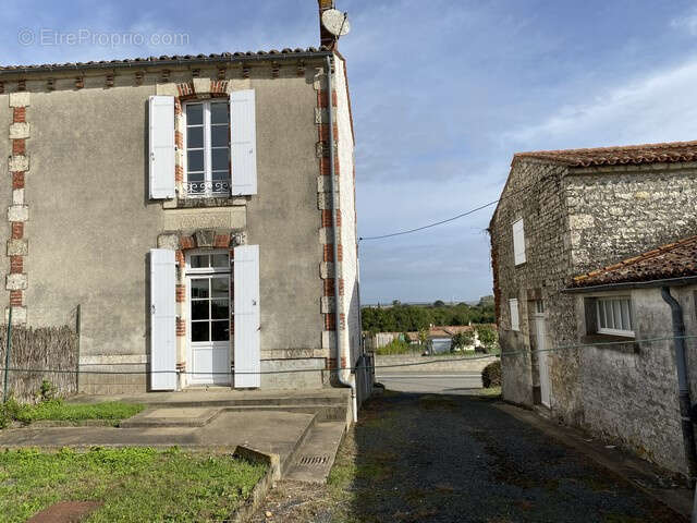 Maison à SAINT-PIERRE-LE-VIEUX