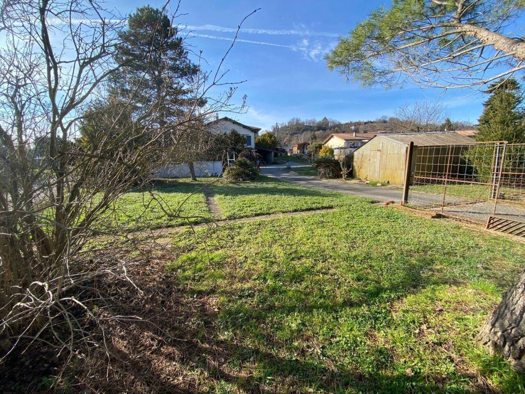 Terrain à SAINT-LATTIER