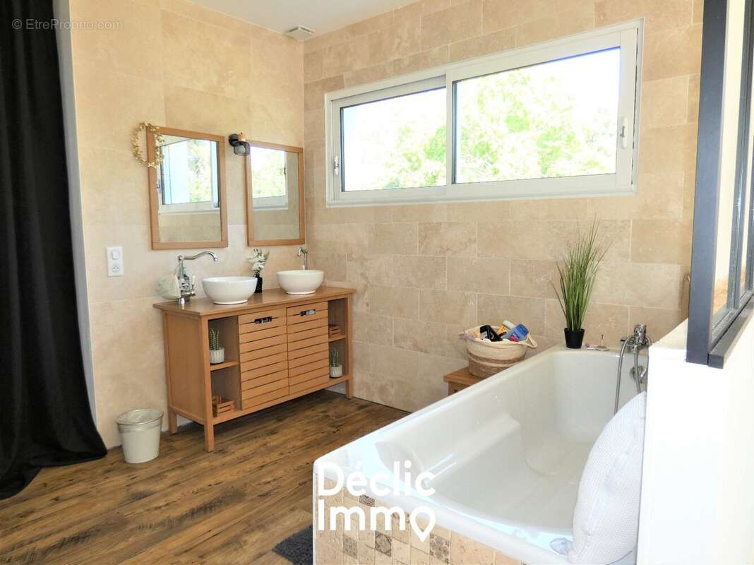 Maison à SAINT-CHRISTOPHE-DU-LIGNERON