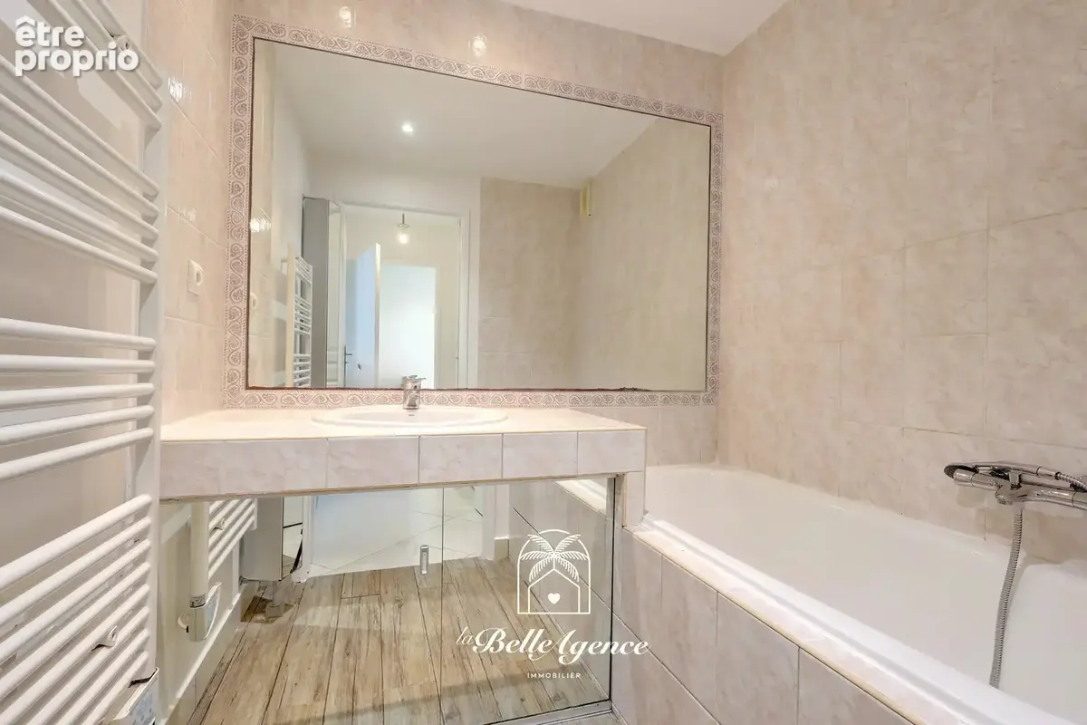St Laurent du Var 3P 66m² - Avant dernier étage vue mer "Malone" - photo 10