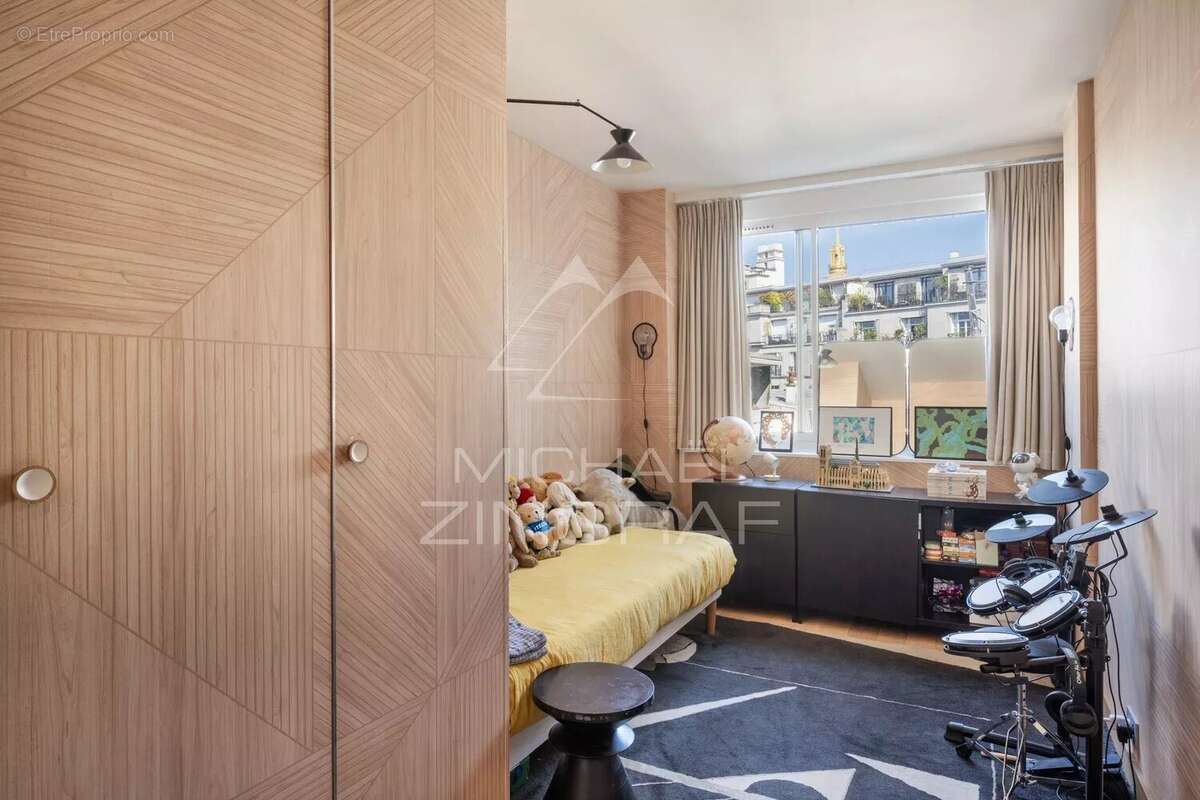 Appartement à PARIS-7E