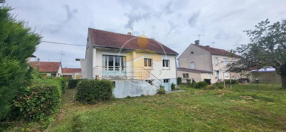 Maison à CHAUNY