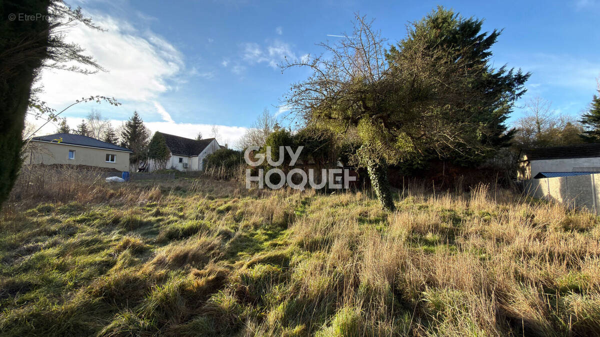 Terrain à EZY-SUR-EURE